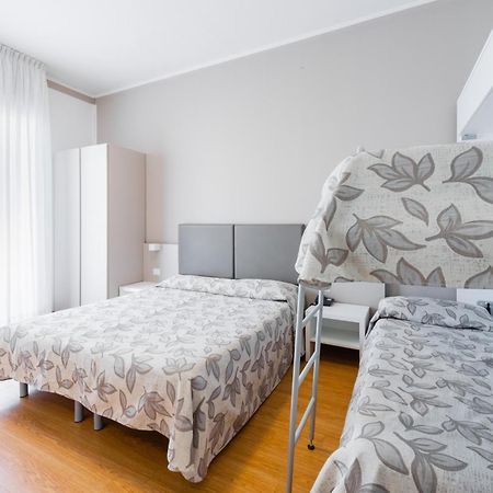 Hotel Del Corso Бібіоне Екстер'єр фото