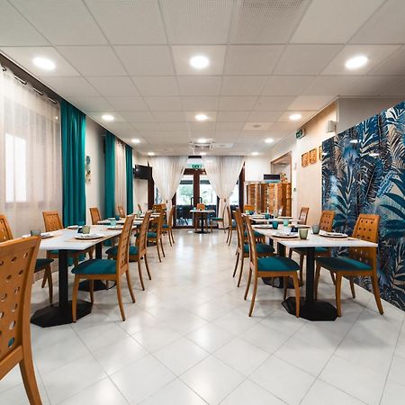 Hotel Del Corso Бібіоне Екстер'єр фото