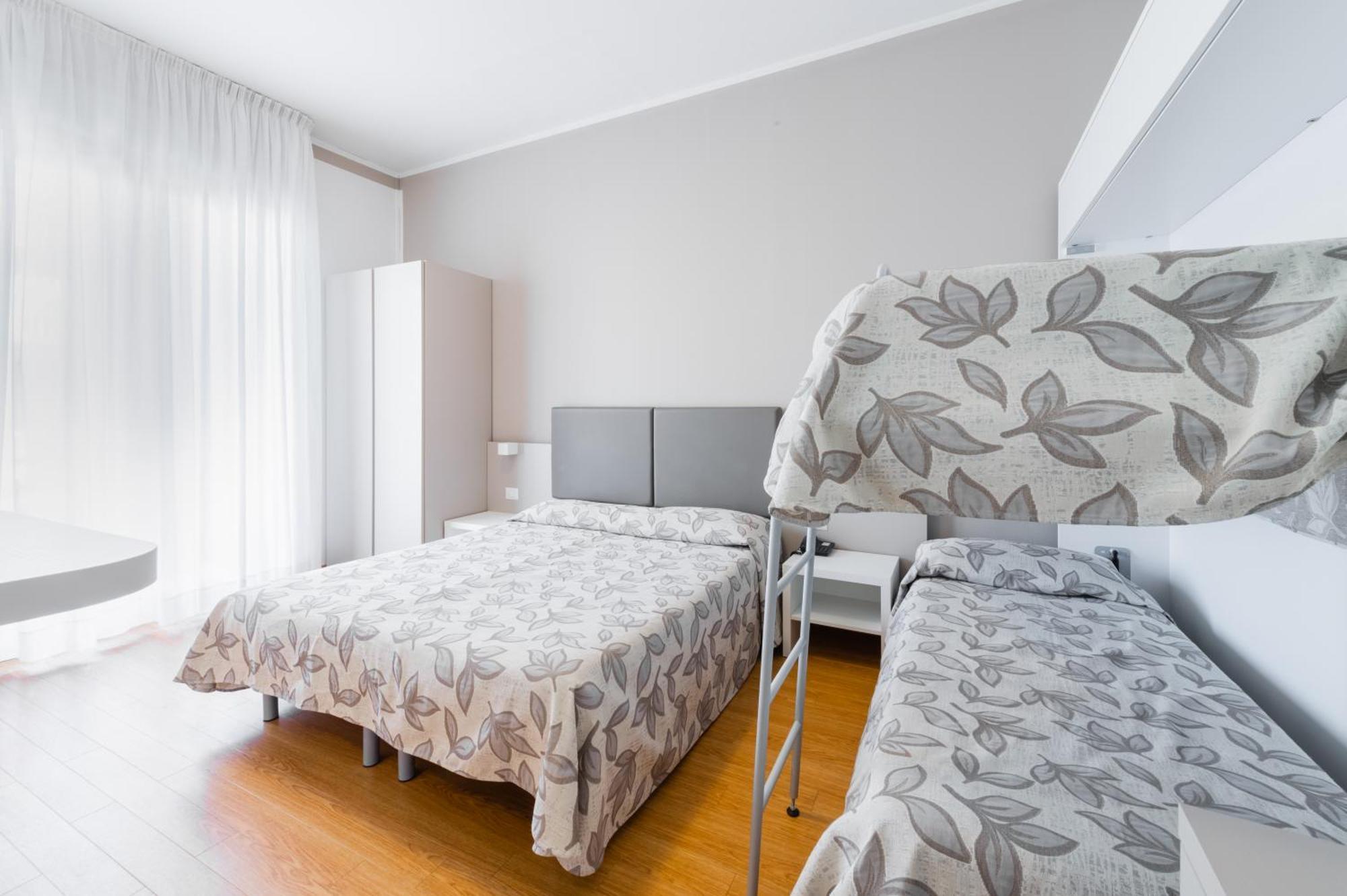 Hotel Del Corso Бібіоне Екстер'єр фото