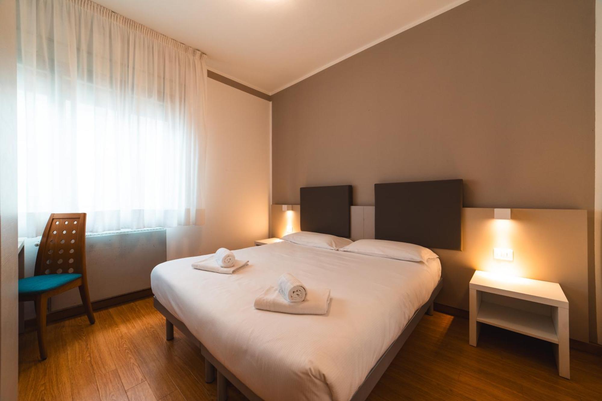 Hotel Del Corso Бібіоне Екстер'єр фото